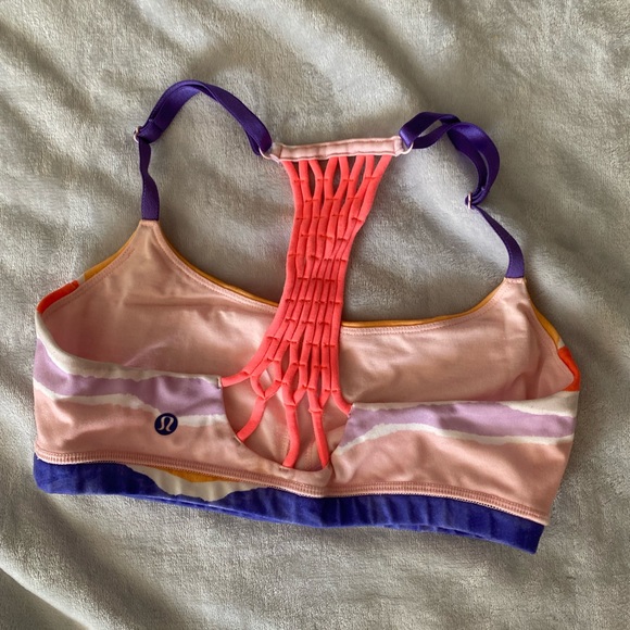 Lululemon sports bra Size 6 - Picture 2 of 2